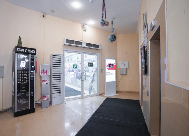 Сафа: Вид главного лифтового холла