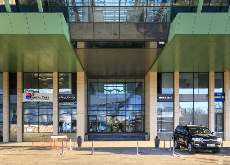 Олимпик Холл: Вид входной группы снаружи